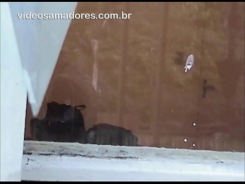 ❤️ Home cachondo mirando á súa moza con outro mozo, gravando un vídeo de carallo sen molestar á parella ❤️ Porno bonito na pornografía gl.super-vip.top
